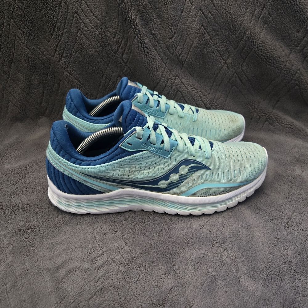 Saucony Kinvara 11 Running Shoes Womens Sz 8.5 Athletic Sneakers Trainers Blue.